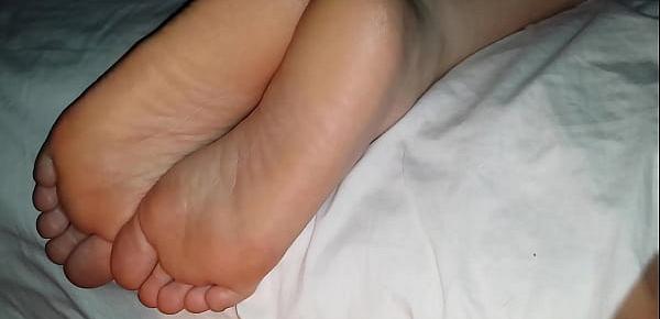  Cumming On Girlfriend&039;s Feet 17